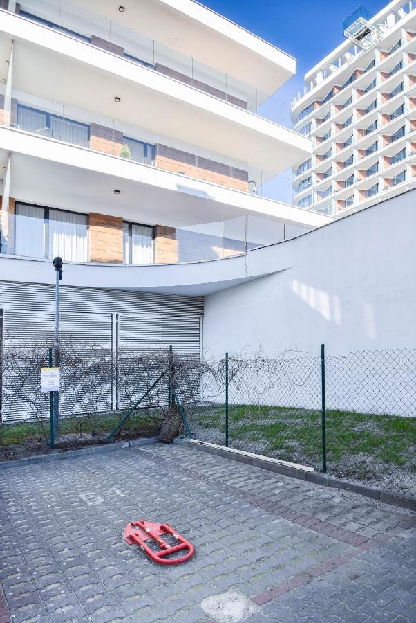 Apartamenty Promenada Z Tarasem I Parkingiem - Apartamenty Na Wyspie Świnoujście Exteriör bild