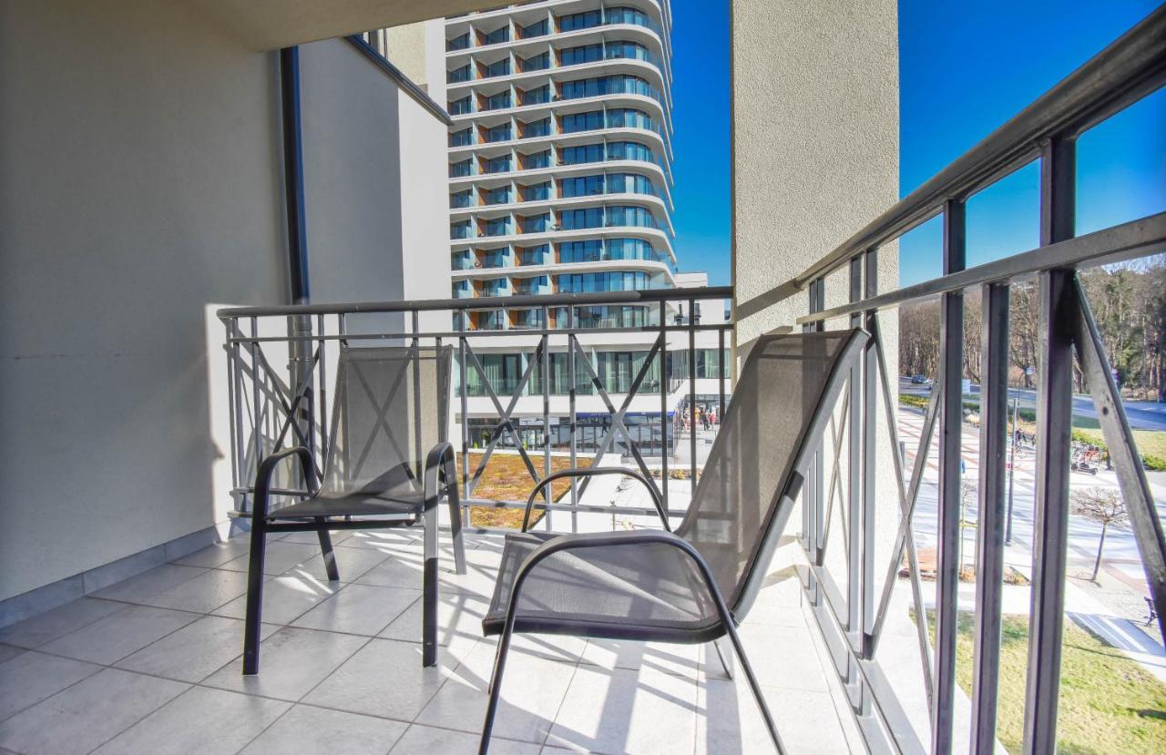 Apartamenty Promenada Z Tarasem I Parkingiem - Apartamenty Na Wyspie Świnoujście Exteriör bild