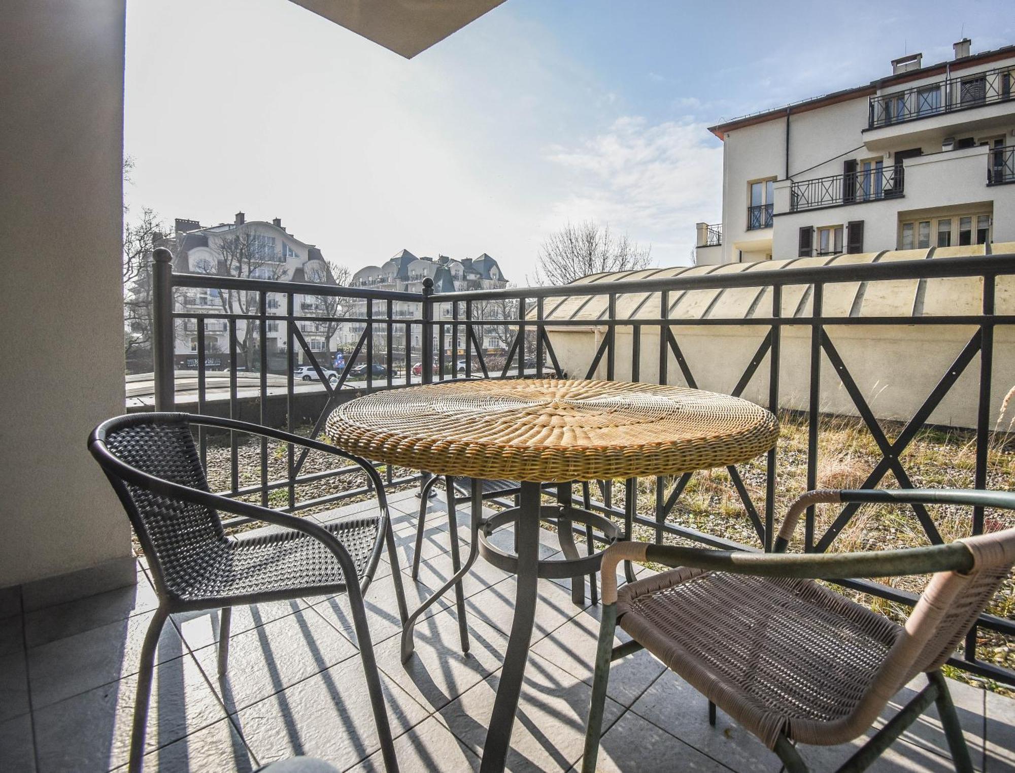 Apartamenty Promenada Z Tarasem I Parkingiem - Apartamenty Na Wyspie Świnoujście Exteriör bild
