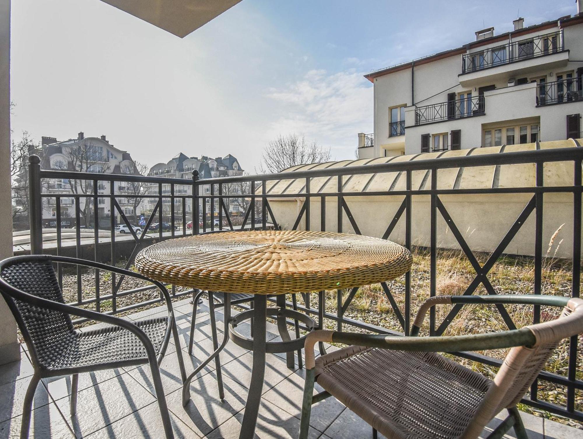 Apartamenty Promenada Z Tarasem I Parkingiem - Apartamenty Na Wyspie Świnoujście Exteriör bild