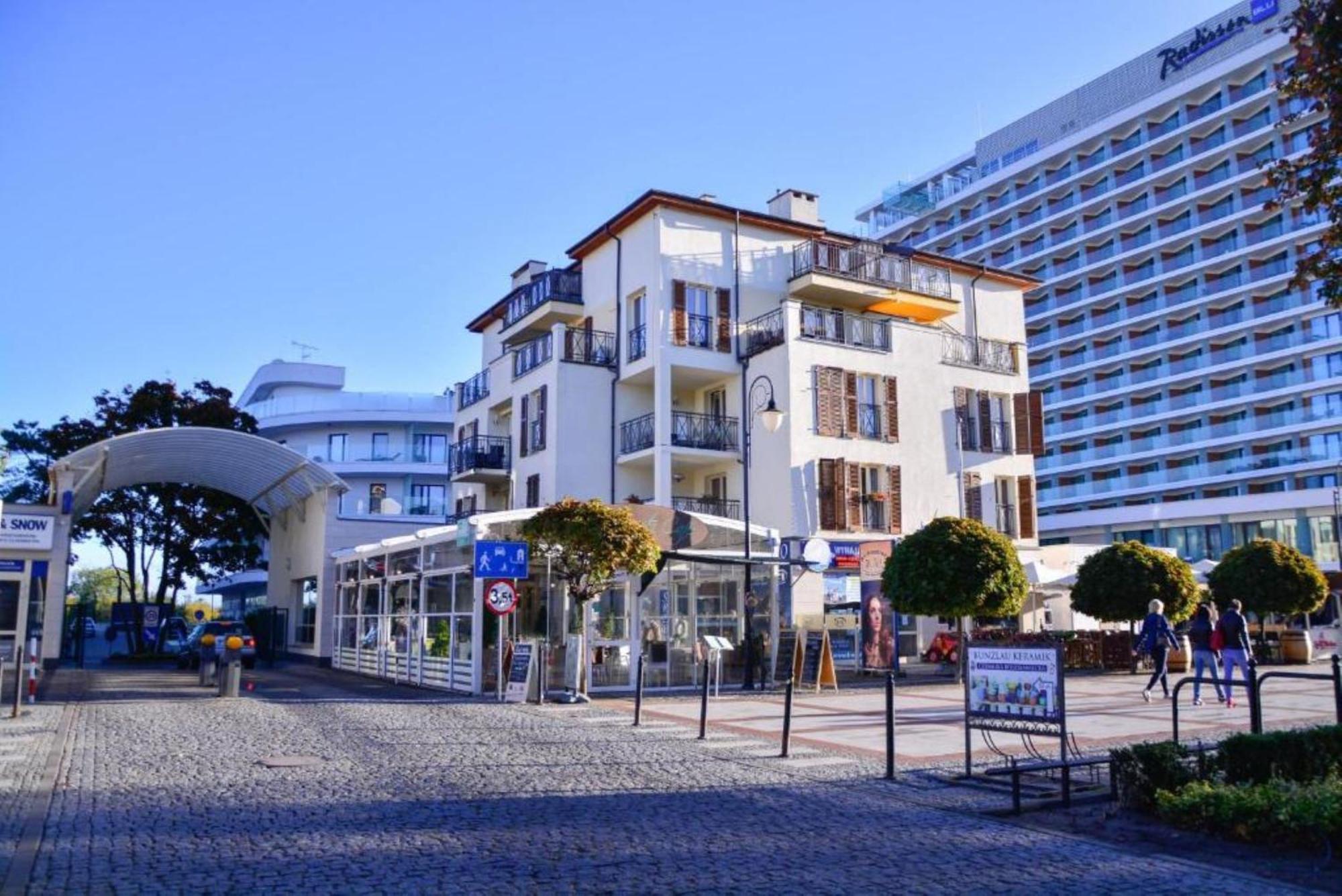 Apartamenty Promenada Z Tarasem I Parkingiem - Apartamenty Na Wyspie Świnoujście Exteriör bild