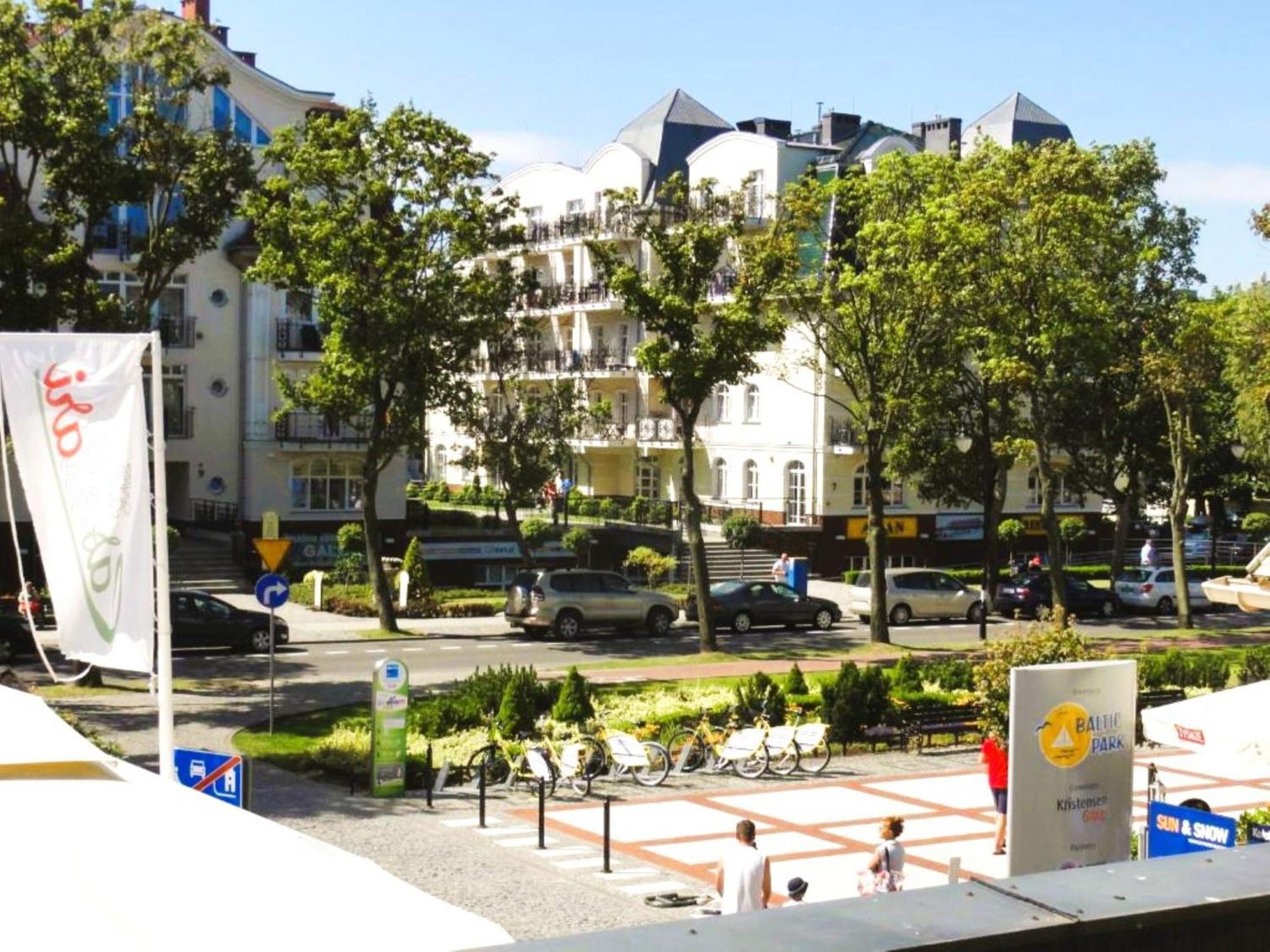 Apartamenty Promenada Z Tarasem I Parkingiem - Apartamenty Na Wyspie Świnoujście Exteriör bild